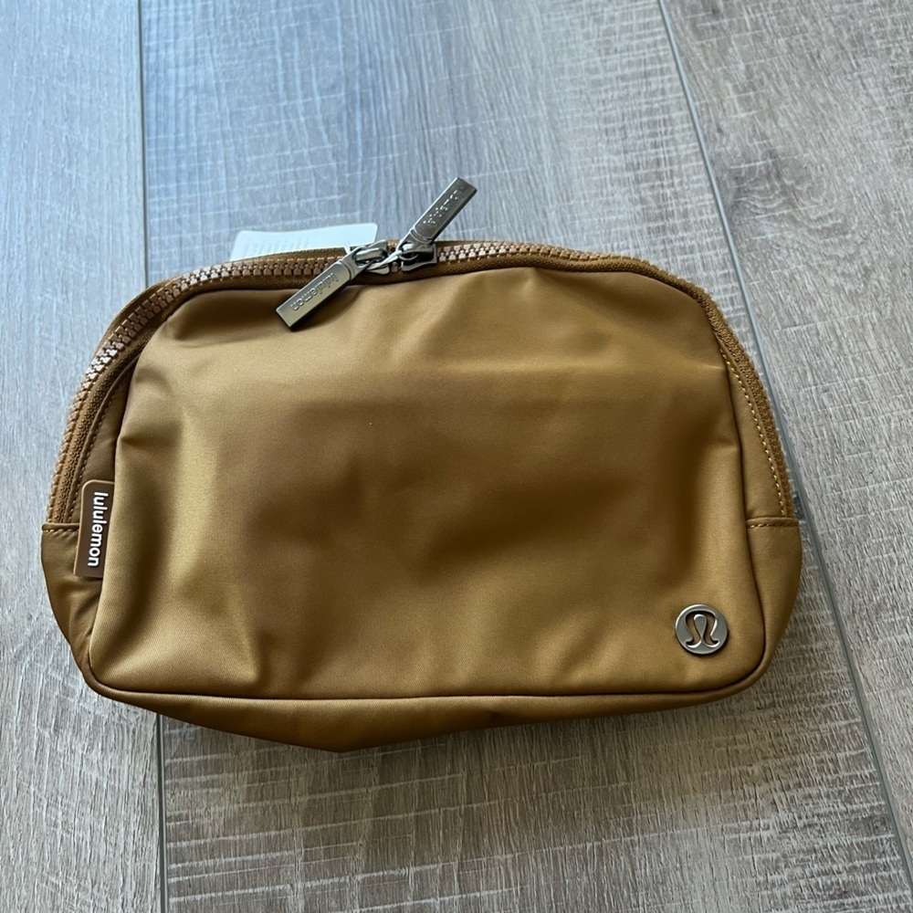 Lululemon Everywhere Belt Bag Large in Burnt Caramel